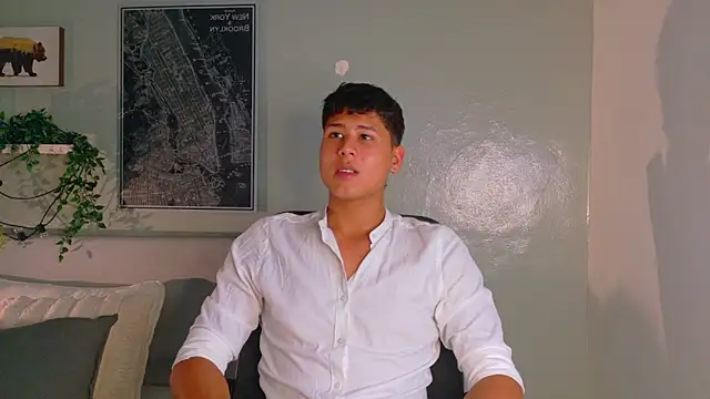 Raiden_boyy: διαδικτυακό σόου στην κάμερα