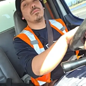 luis97fer: διαδικτυακό σόου στην κάμερα