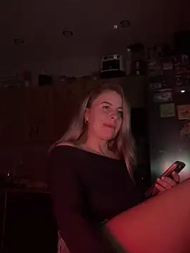 Lisorine: διαδικτυακό σόου στην κάμερα