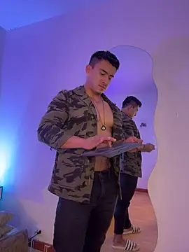 Chris_Clarck: διαδικτυακό σόου στην κάμερα