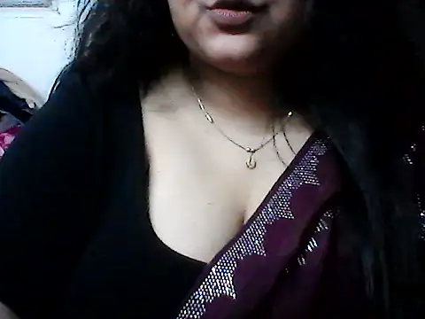 radhikkaa: онлайн-секс-чат