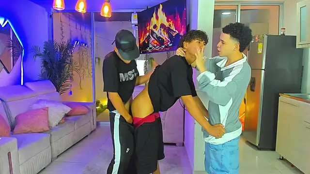 XXX chat uživo modela Houseofwarrios