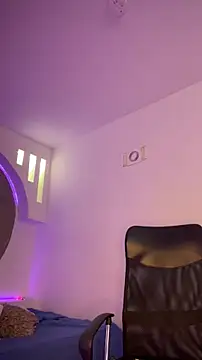 Apolo_lux1: διαδικτυακό σόου στην κάμερα