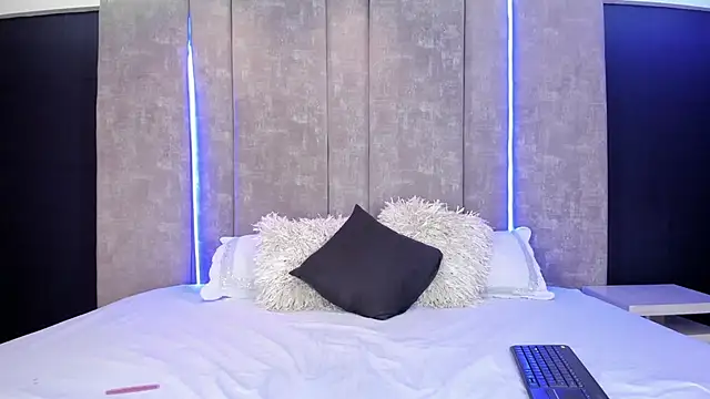 AliDiaz_ élő XXX-chatje