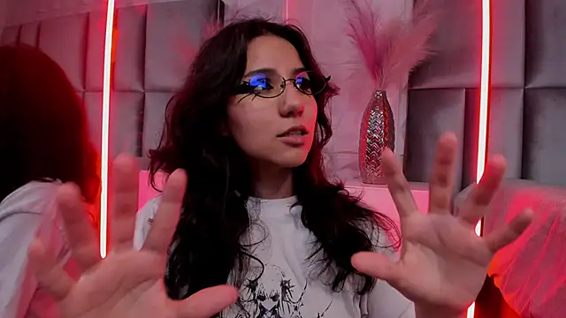 Chat +18 de HollyPeach ao vivo