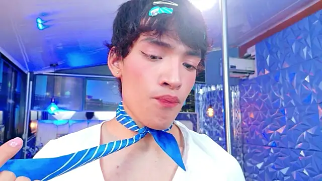 Chat +18 de AlecciaNova ao vivo