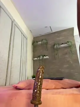 Pokazy przed kamerką – Keirahartz