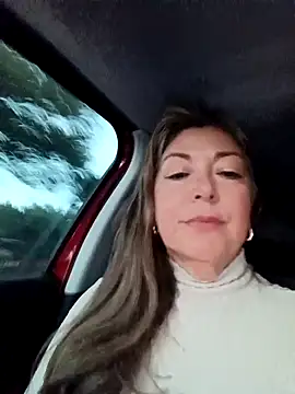 emma_tour's Live XXX Chat