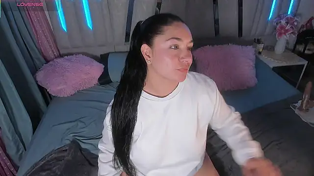 scarlet_miller1's Webcam Show