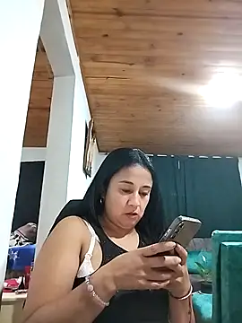 _Dr-Luna_1 Show Webcam