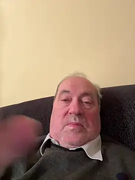 Show modela csikar na web-kameri