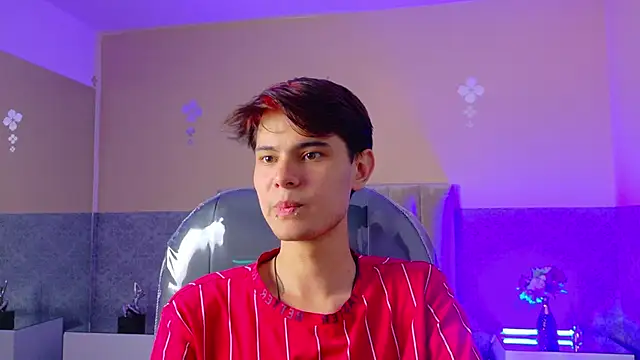 Chat XXX ao vivo de Derek_Sinn