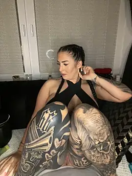 Show modela Mia-Bremer na web-kameri