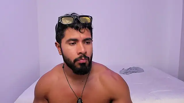 Santiago_huntt: онлайн-секс-чат