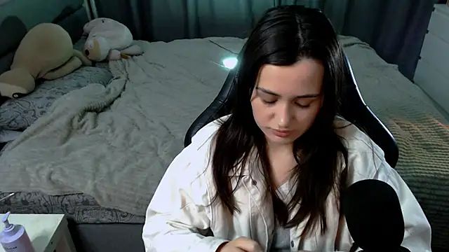 Chat XXX en directo de KiraYammy