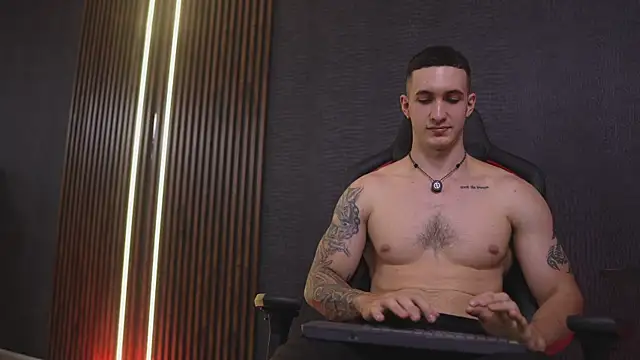 JacksonOlsenn élő XXX-chatje