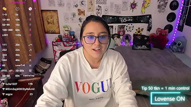 Chat XXX en directo de Cherry_blush_