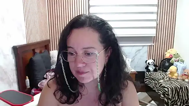 Chat +18 de Sonialorens_ ao vivo