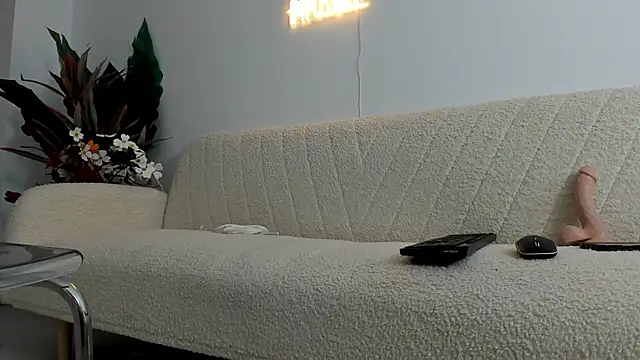 EmeraldKatt live XXX chat