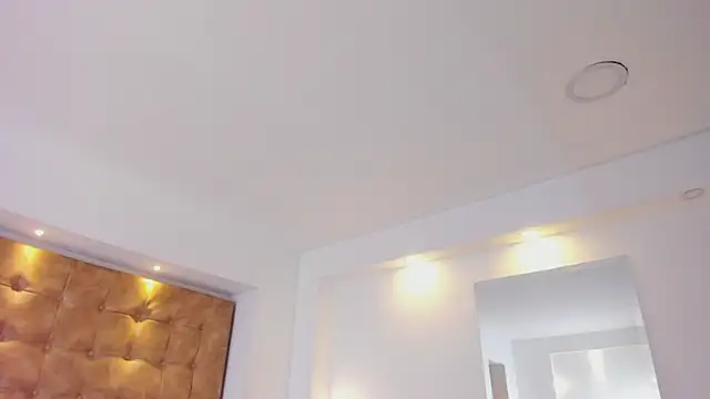 violet_giraldo's Live XXX Chat