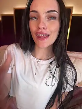 KarissaChantelle Show in webcam