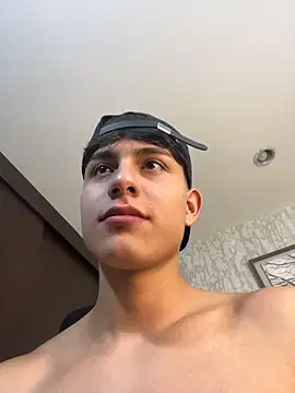 Lander_Cruz élő XXX-chatje