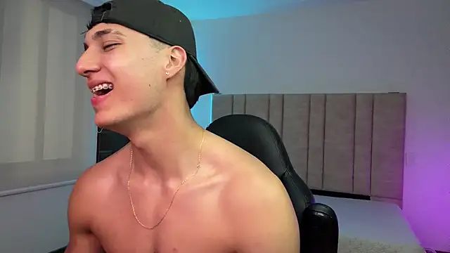 CHRIS_MORGAN1 Live XXX-Chat