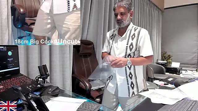 XXX chat uživo modela OnlineBossUK