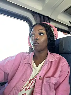 mochakaia Adlı Modelin Canlı XXX Sohbeti