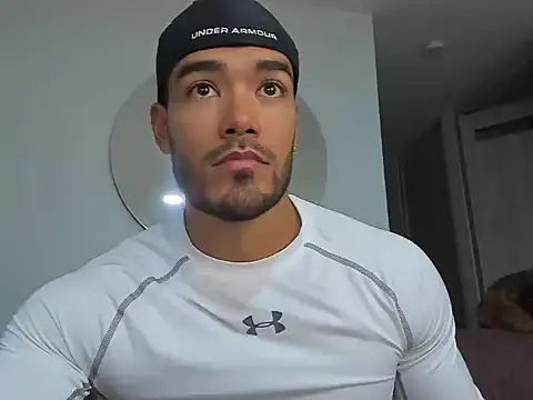 Alexander_Martines Adlı Modelin Canlı XXX Sohbeti