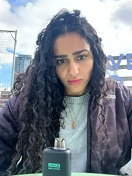 Pokazy przed kamerką – silkygemm