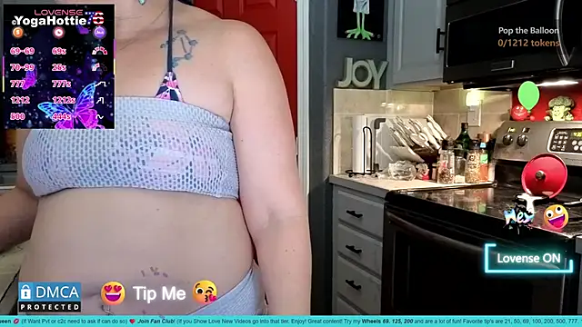 YogaHottie76's Webcam Show