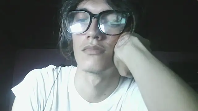 cherryuwu Show in webcam