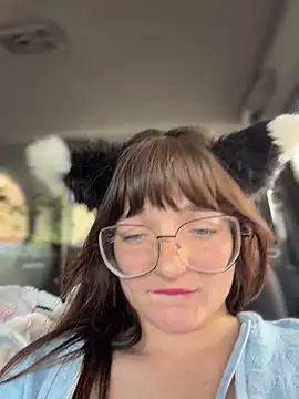 Pokazy przed kamerką – urpuppymoon