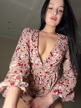 دردشة Evayra الجنسية المباشرة