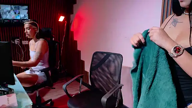 Онлайн чат XXX _MileyRoss