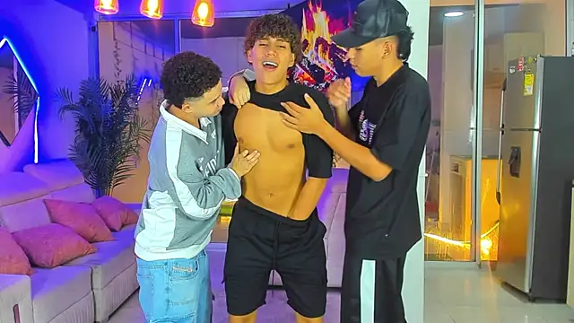 Houseofwarrios Chat XXX in diretta