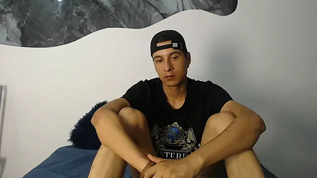 Show modela cameronsilverman na web-kameri