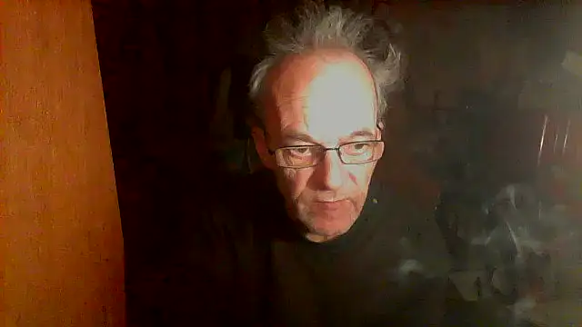 nice6incs Show in webcam