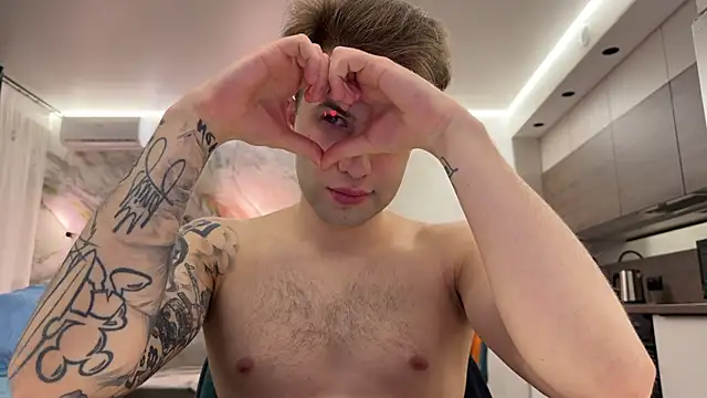 qwersprice Chat XXX in diretta