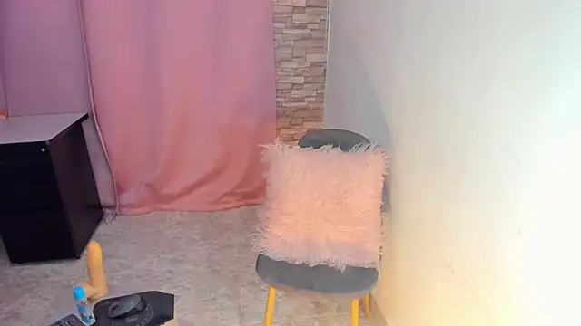 Ashley_Alexa Adlı Modelin Canlı XXX Sohbeti