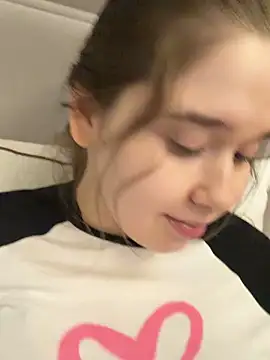 HornyGirlH Webcam Show