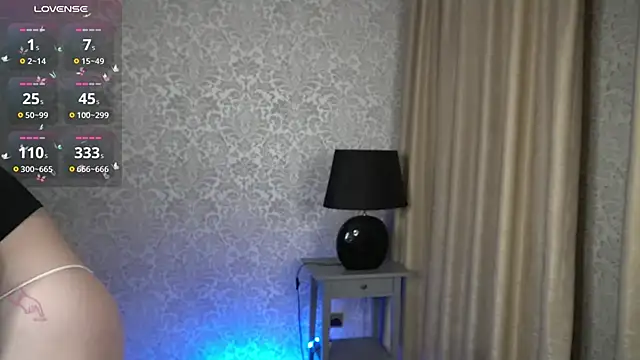 CrystalBlissi's Live XXX Chat