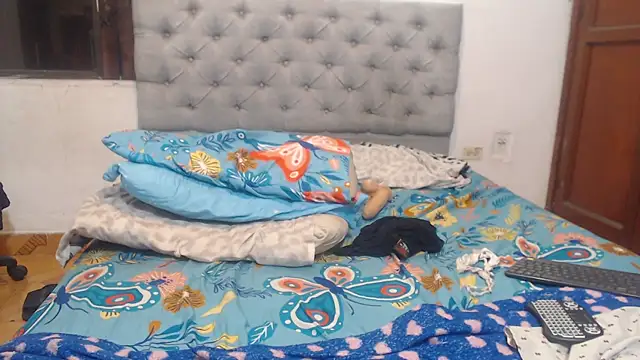 CurvyHeatのライブXXXチャット