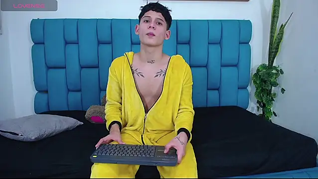 Brian_hot: онлайн-секс-чат