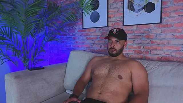 Chris_Varden Adlı Modelin Canlı XXX Sohbeti