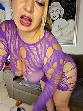 แชท XXX สดของ laurabassii