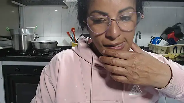 kateleyagrey: απευθείας συνομιλία ΧΧΧ