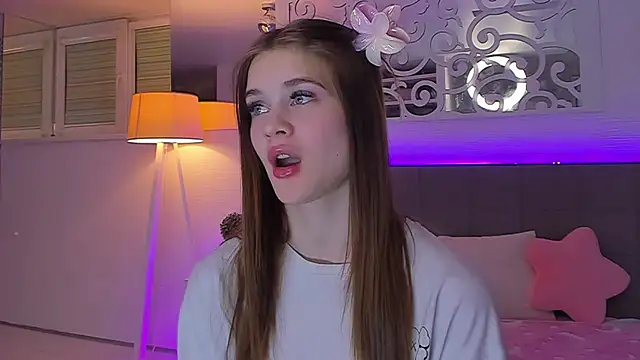 LuisaClover's Live XXX Chat