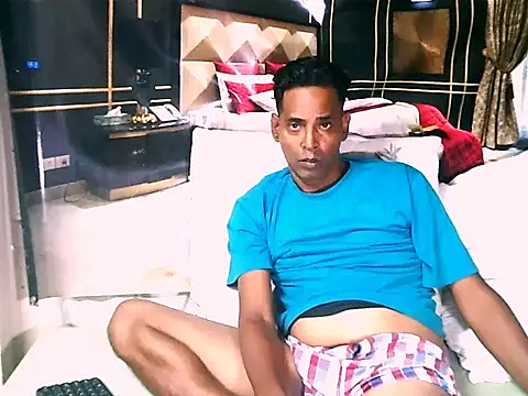 IndianHunk01 Chat XXX in diretta